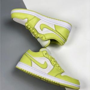 Women’s Nike Air Jordan Dunks